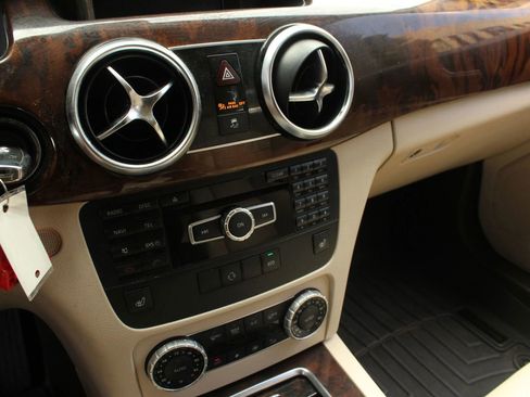 Used 2013 Mercedes-Benz GLK 350 4MATIC w/ Premium 1 Pkg w/o Sunroof image 30