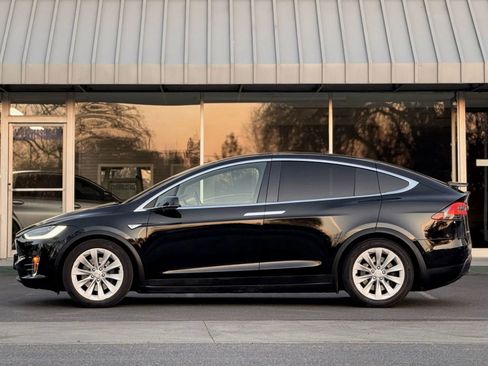Used 2016 Tesla Model X 75D image 6