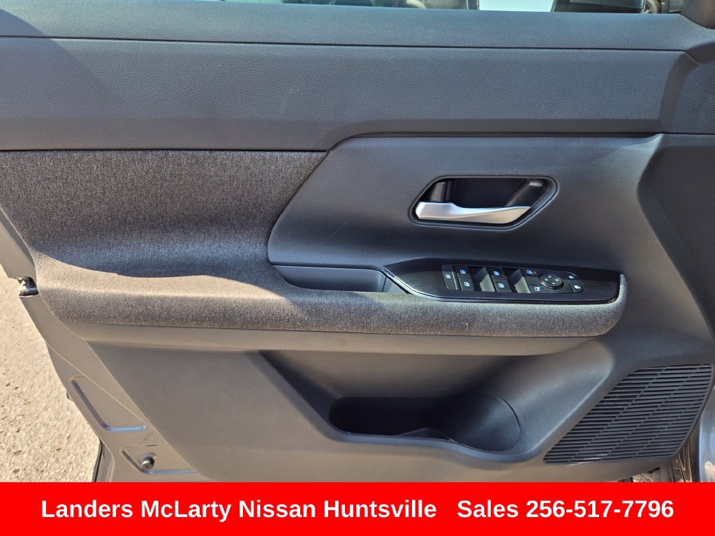 Used 2025 Nissan Kicks SV FWD image 19