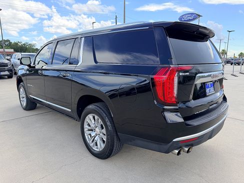 Used 2021 GMC Yukon XL Denali AWD/4WD image 5