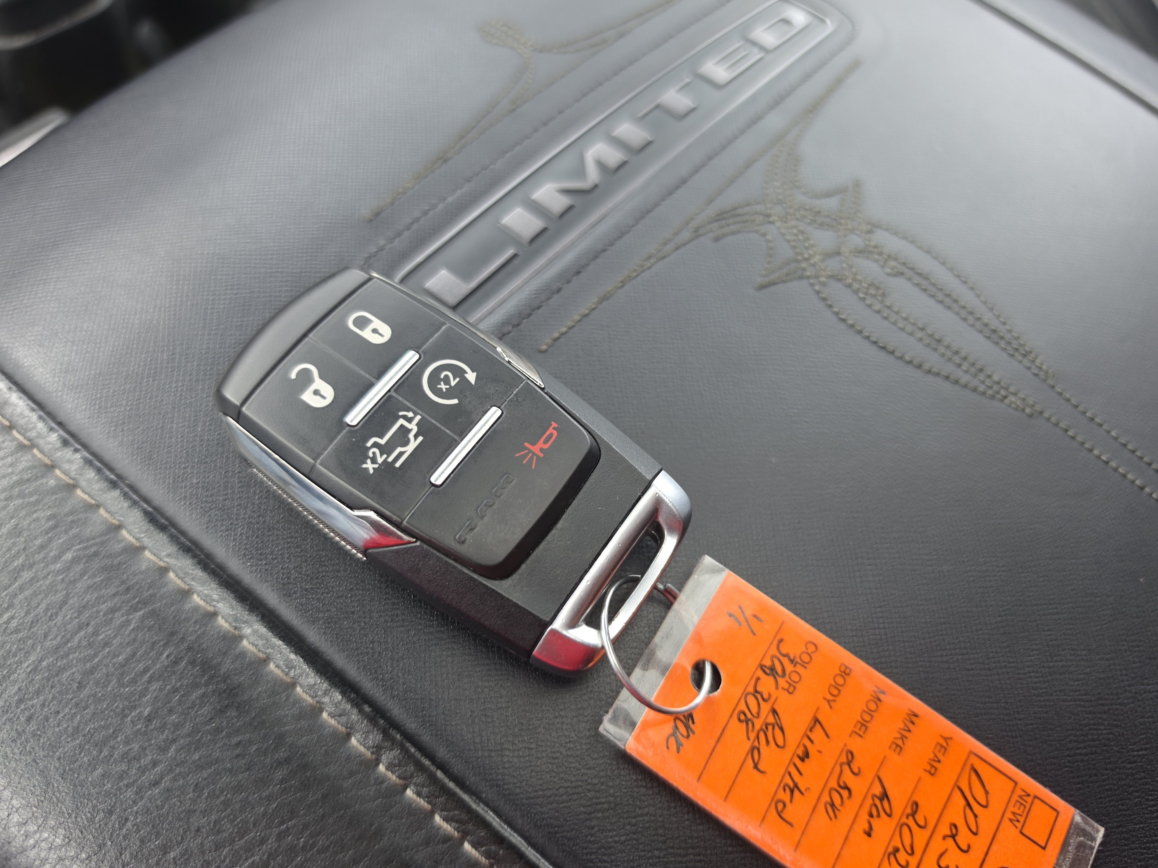 Used 2024 RAM 2500 Limited AWD/4WD image 37