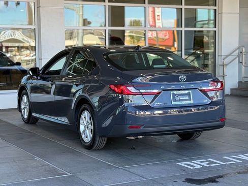 Used 2025 Toyota Camry LE image 9