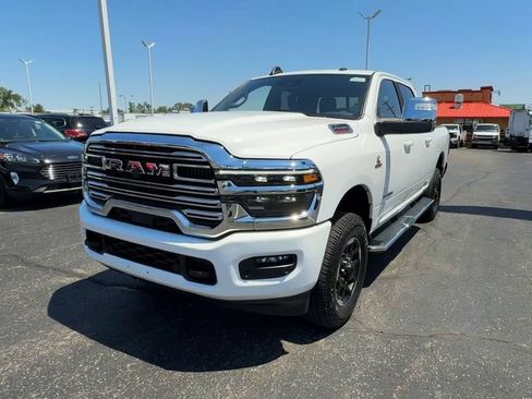 Used 2025 RAM 2500 Laramie AWD/4WD image 4