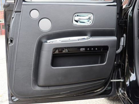 Used 2012 Rolls-Royce Ghost RWD image 40