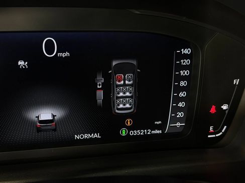 Used 2025 Honda Pilot Black Edition image 16