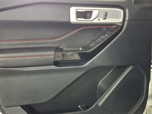 Used 2022 Ford Explorer ST-Line w/ Class IV Trailer Tow Package image 15