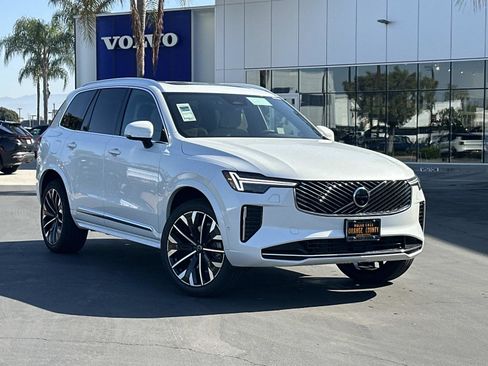 New 2026 Volvo XC90 B6 Plus image 1