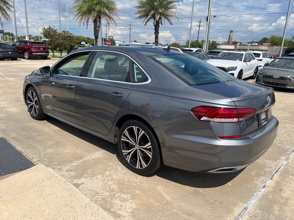 Used 2022 Volkswagen Passat 2.0T SE FWD image 3