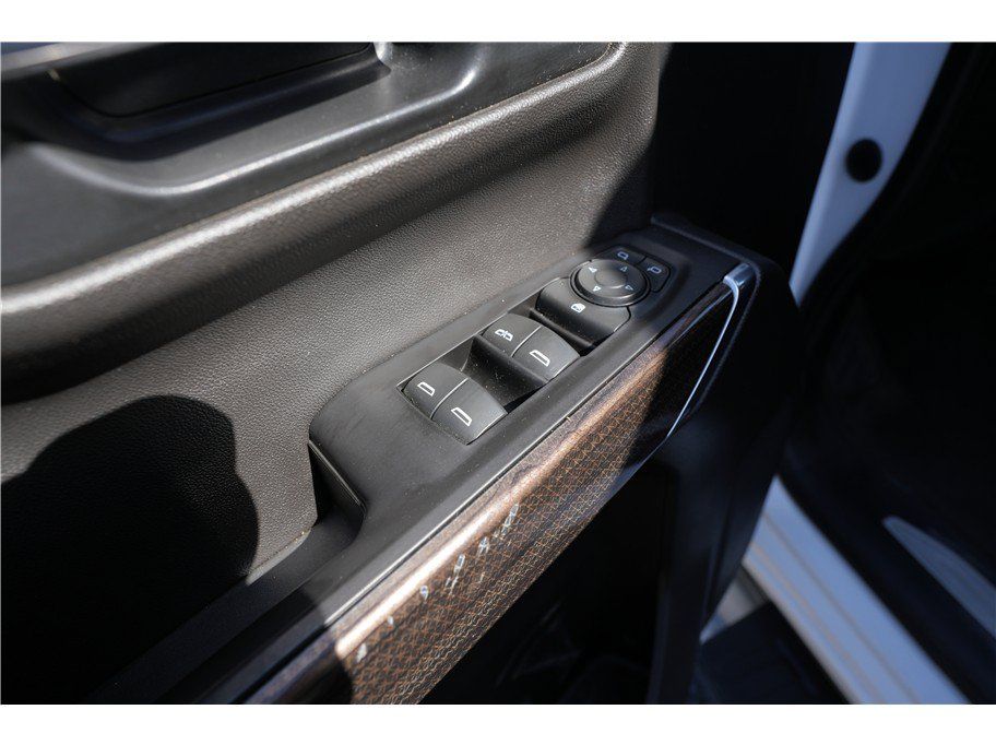 Used 2020 Chevrolet Silverado 1500 LT RWD image 17