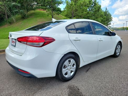 Used 2017 Kia Forte LX FWD image 5