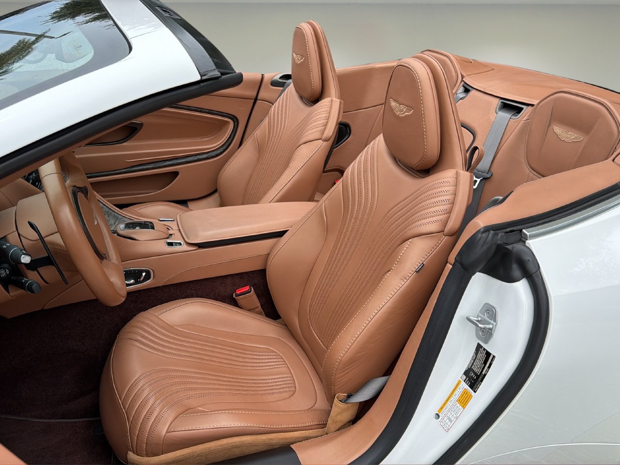 Used 2020 Aston Martin DB11 Volante RWD image 11