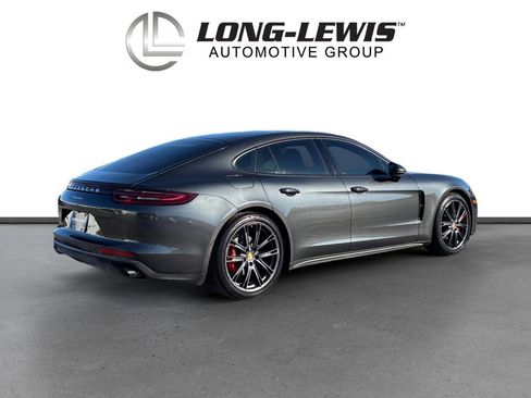 Used 2018 Porsche Panamera image 7