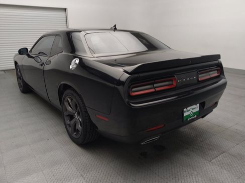 Used 2018 Dodge Challenger SXT Plus RWD image 5