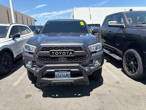 Used 2018 Toyota Tacoma TRD Off-Road RWD image 2