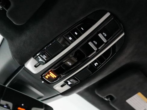 Used 2018 Porsche Panamera Turbo image 26