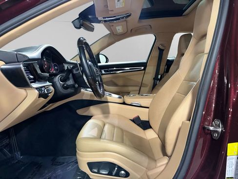 Used 2018 Porsche Panamera 4 image 6
