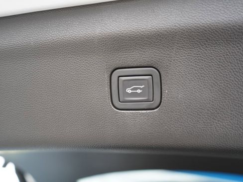 Used 2024 Buick Enclave Premium FWD image 25
