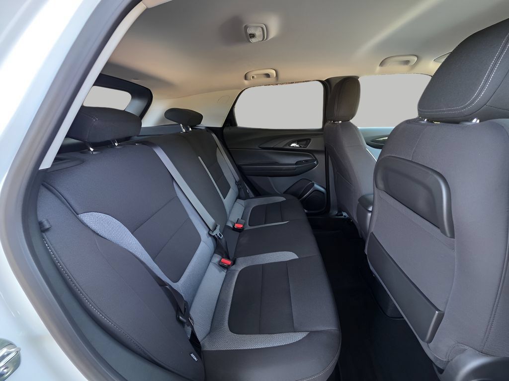 New 2026 Chevrolet TrailBlazer LT w/ LT Cold Weather Package FWD image 8