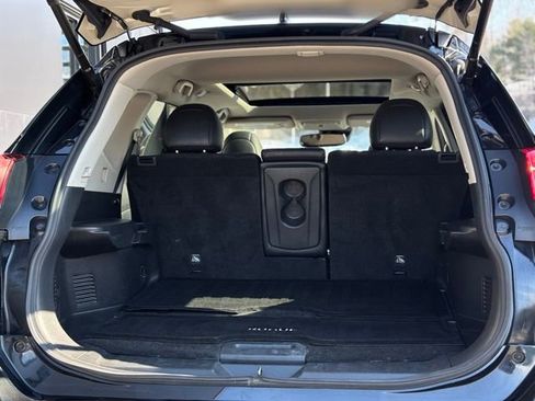 Used 2020 Nissan Rogue SL w/ Premium Package image 65