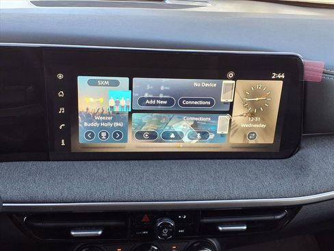 Used 2025 Nissan Kicks SV image 15