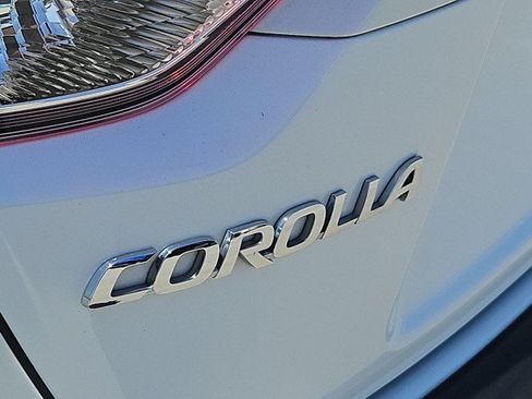 Used 2021 Toyota Corolla LE w/ Carpet Mat Package (TMS) FWD image 31