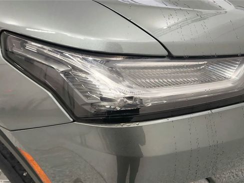 Used 2023 Chevrolet Traverse LT image 14