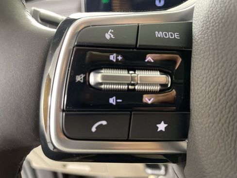 New 2026 Kia Carnival EX image 24