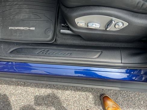 Certified 2022 Porsche Macan w/ Premium Package Plus image 15