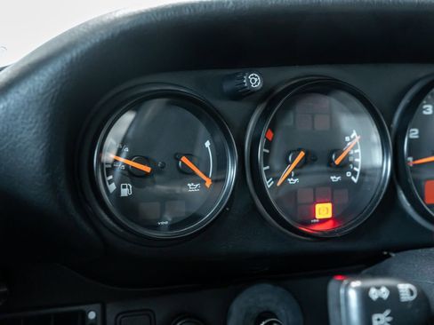 Used 1997 Porsche 911 Carrera RWD image 14