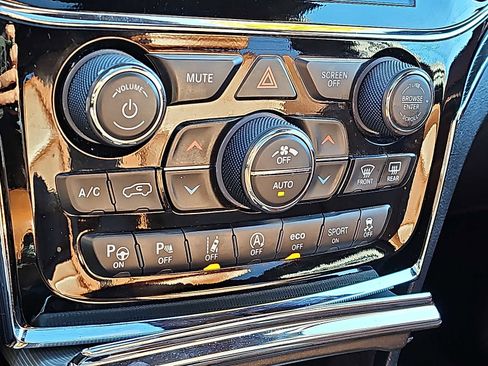 Used 2019 Jeep Grand Cherokee Summit w/ Platinum Series Group image 18