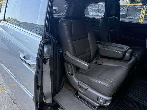 Used 2013 Honda Odyssey Touring image 16