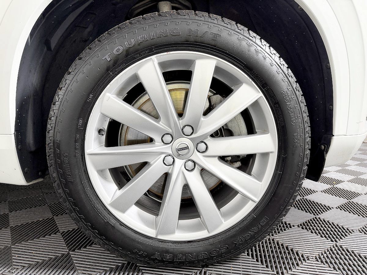 Used 2018 Volvo XC90 T6 Momentum w/ Momentum Plus Package AWD/4WD image 27