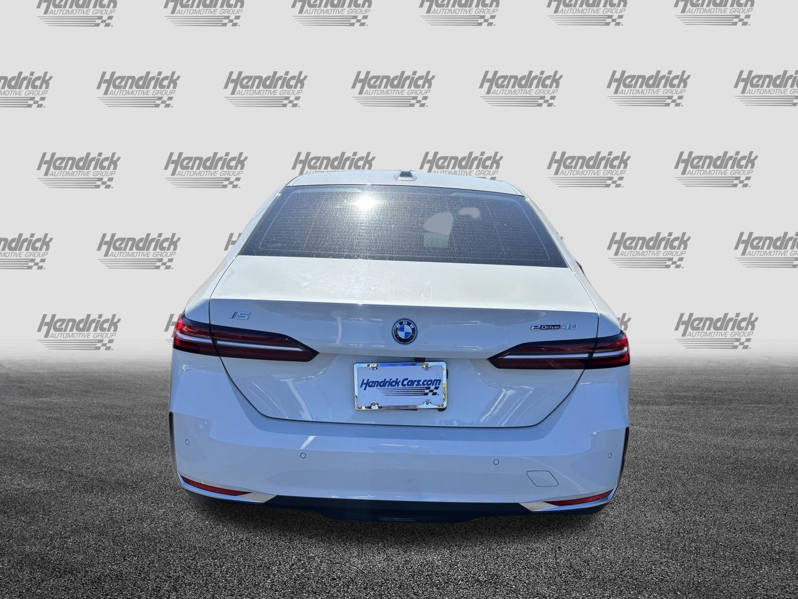 Used 2024 BMW i5 eDrive40i w/ M Sport Package RWD image 9