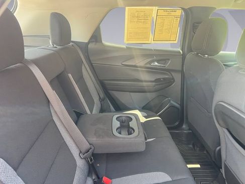Used 2024 Chevrolet TrailBlazer LT w/ Convenience Package FWD image 18