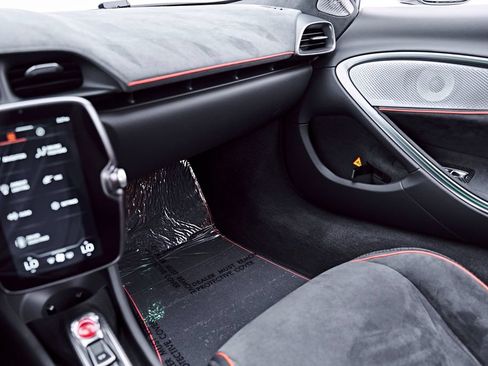 Used 2023 McLaren Artura RWD image 81