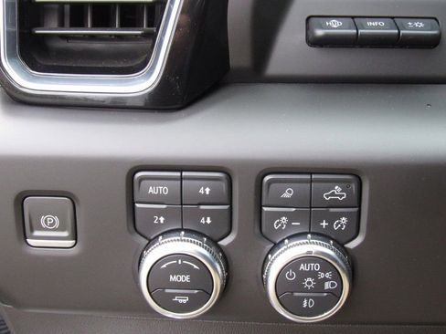 Used 2023 GMC Sierra 1500 Denali w/ Denali Reserve Package image 39