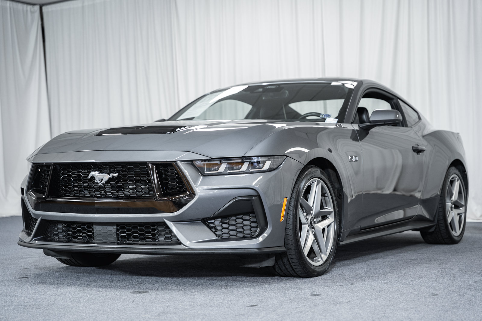 Used 2024 Ford Mustang GT Premium RWD image 3
