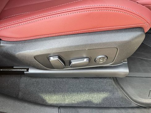 Certified 2025 BMW X4 xDrive30i image 38