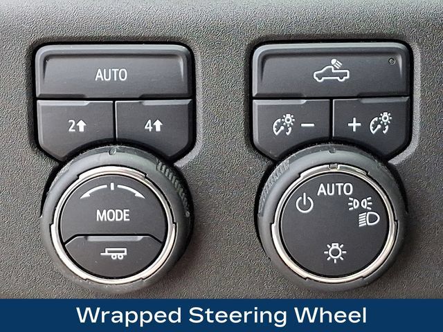 Used 2025 Chevrolet Silverado 1500 LT AWD/4WD image 9