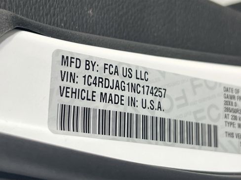 Used 2022 Dodge Durango SXT w/ Anodized Platinum Package image 30