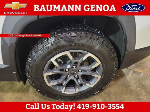 Used 2025 Chevrolet Equinox ACTIV w/ Safety and Technology Package image 28