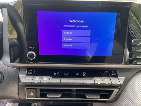 Used 2026 Toyota Camry SE w/ Convenience Package image 20