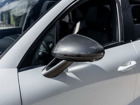 New 2026 Porsche Macan Turbo image 21