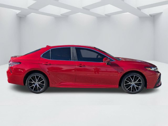 Used 2021 Toyota Camry SE w/ Convenience Package FWD image 3