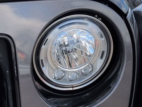 Certified 2017 Jeep Wrangler Unlimited Sahara image 12