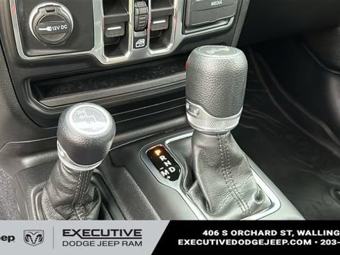Used 2023 Jeep Wrangler Unlimited Sport AWD/4WD image 17