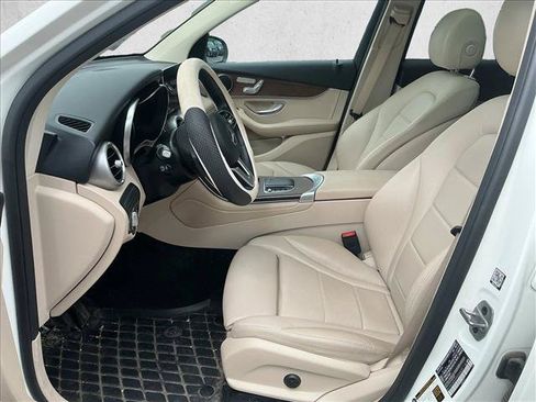 Used 2022 Mercedes-Benz GLC 300 4MATIC image 12