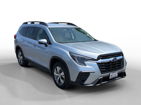 Used 2023 Subaru Ascent Premium w/ Convenience Package AWD/4WD image 7