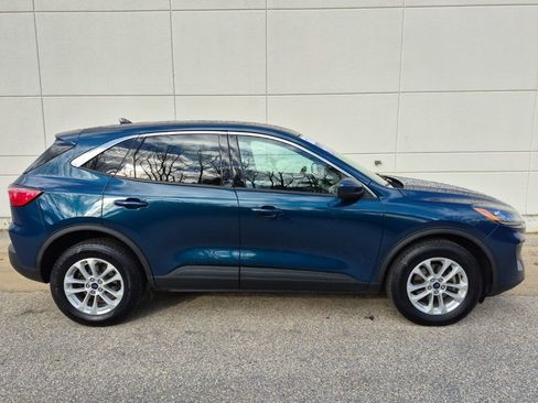 Used 2020 Ford Escape SE image 5