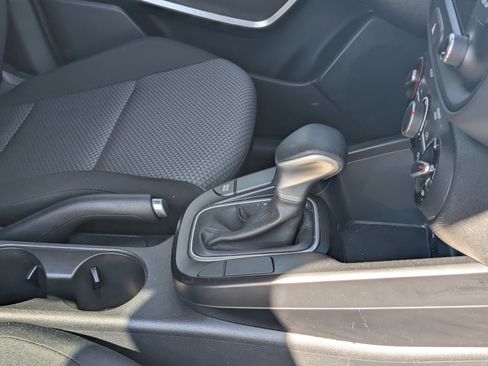 Certified 2025 Kia Soul LX image 9